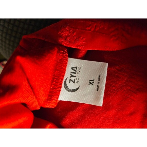 Zyia Active Crop Top Snowflake Red Long Sleeve XL - Picture 6 of 6